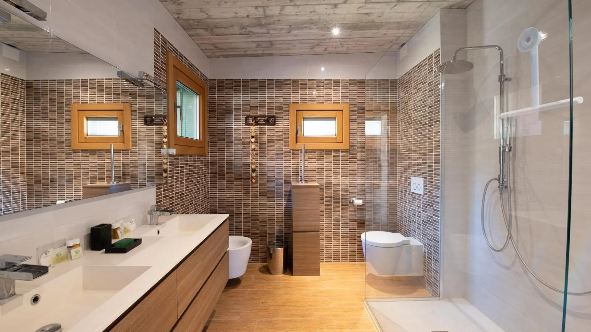 Apartment Green Forest - Ixihome Cadegliano Viconago Italy